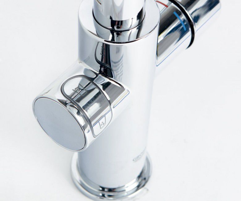 особливості Кухонний змішувач з фільтром Grohe Blue Home 31455001