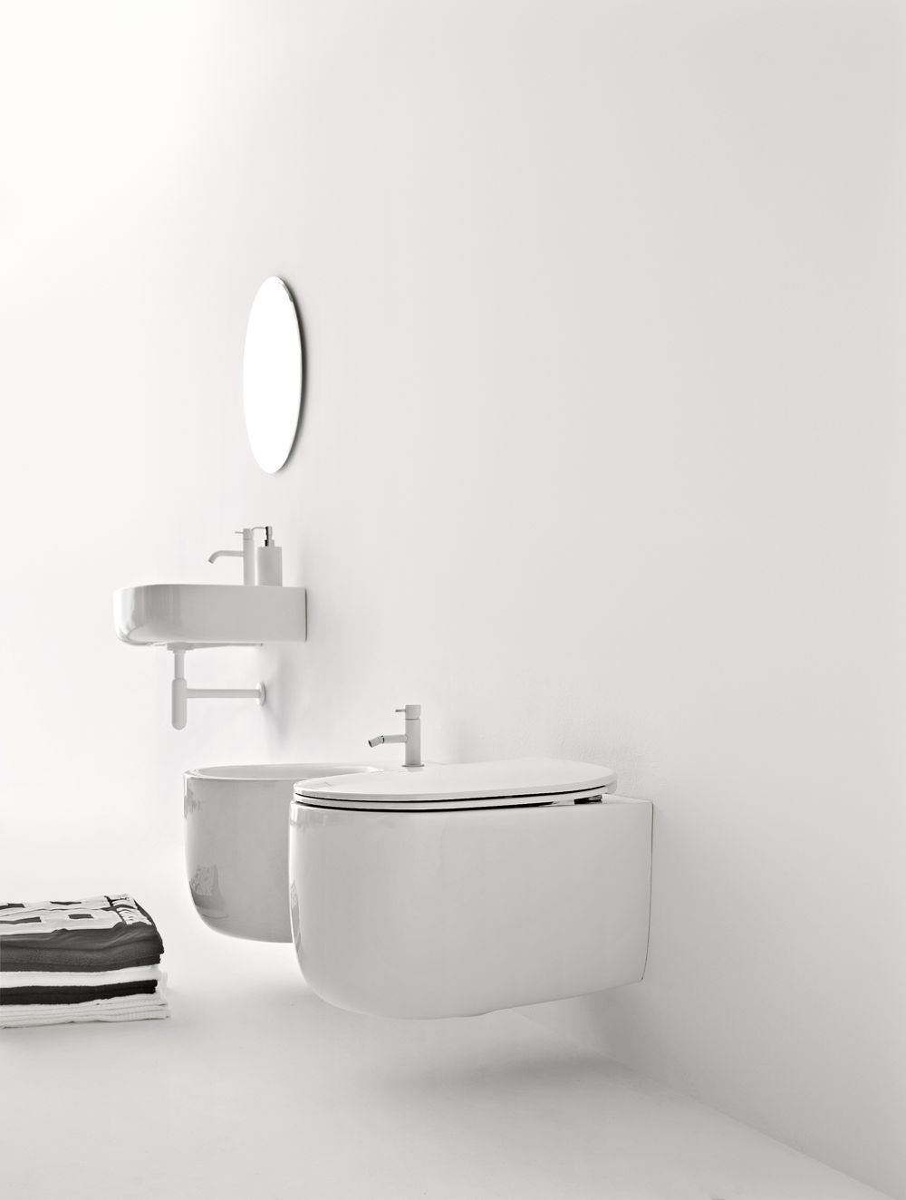 цена Подвесной унитаз Kerasan Nolita 5314 01 + 5391 01