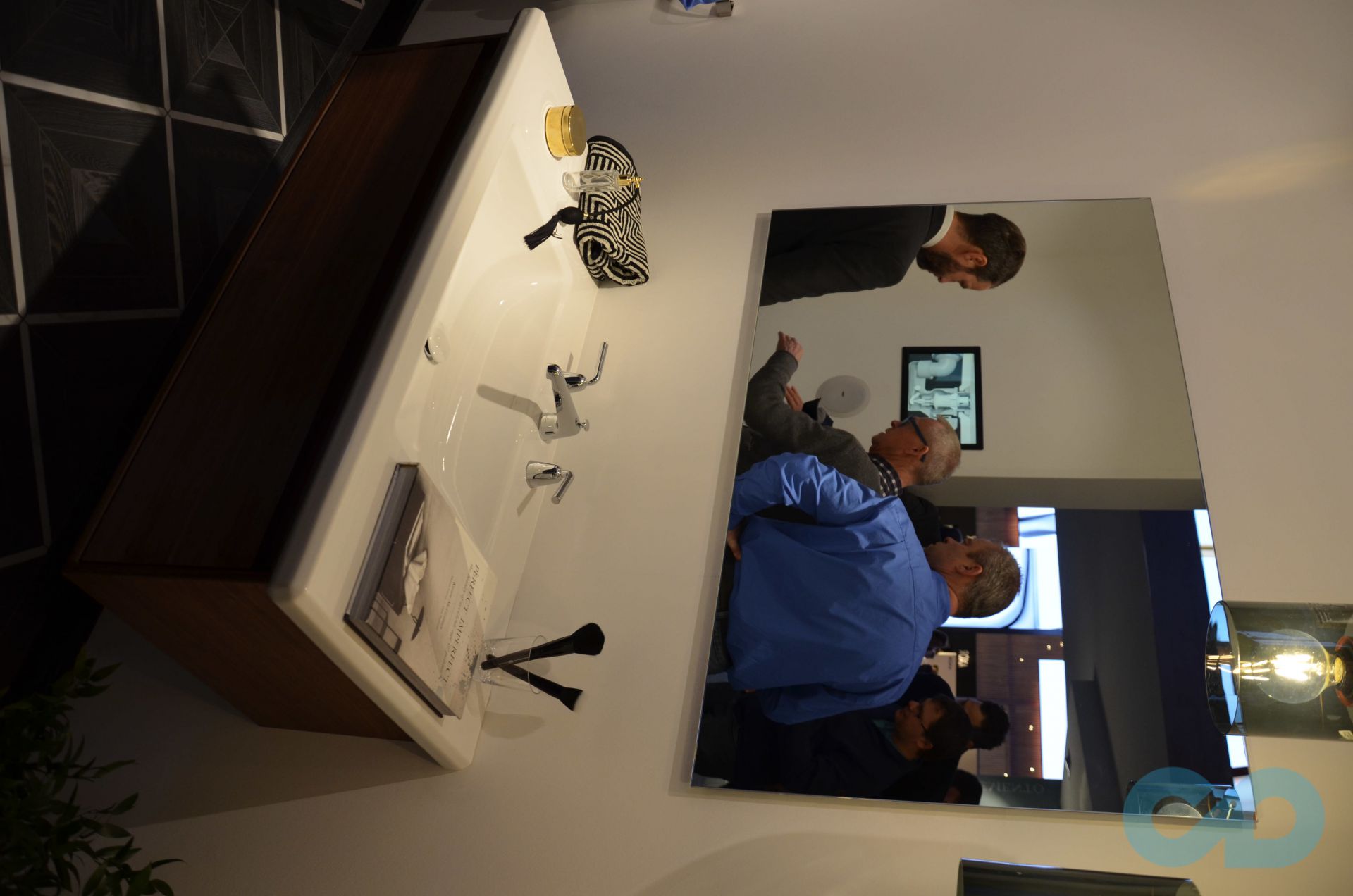 особливості Тумба з умивальником Villeroy & Boch Antheus B06610PV