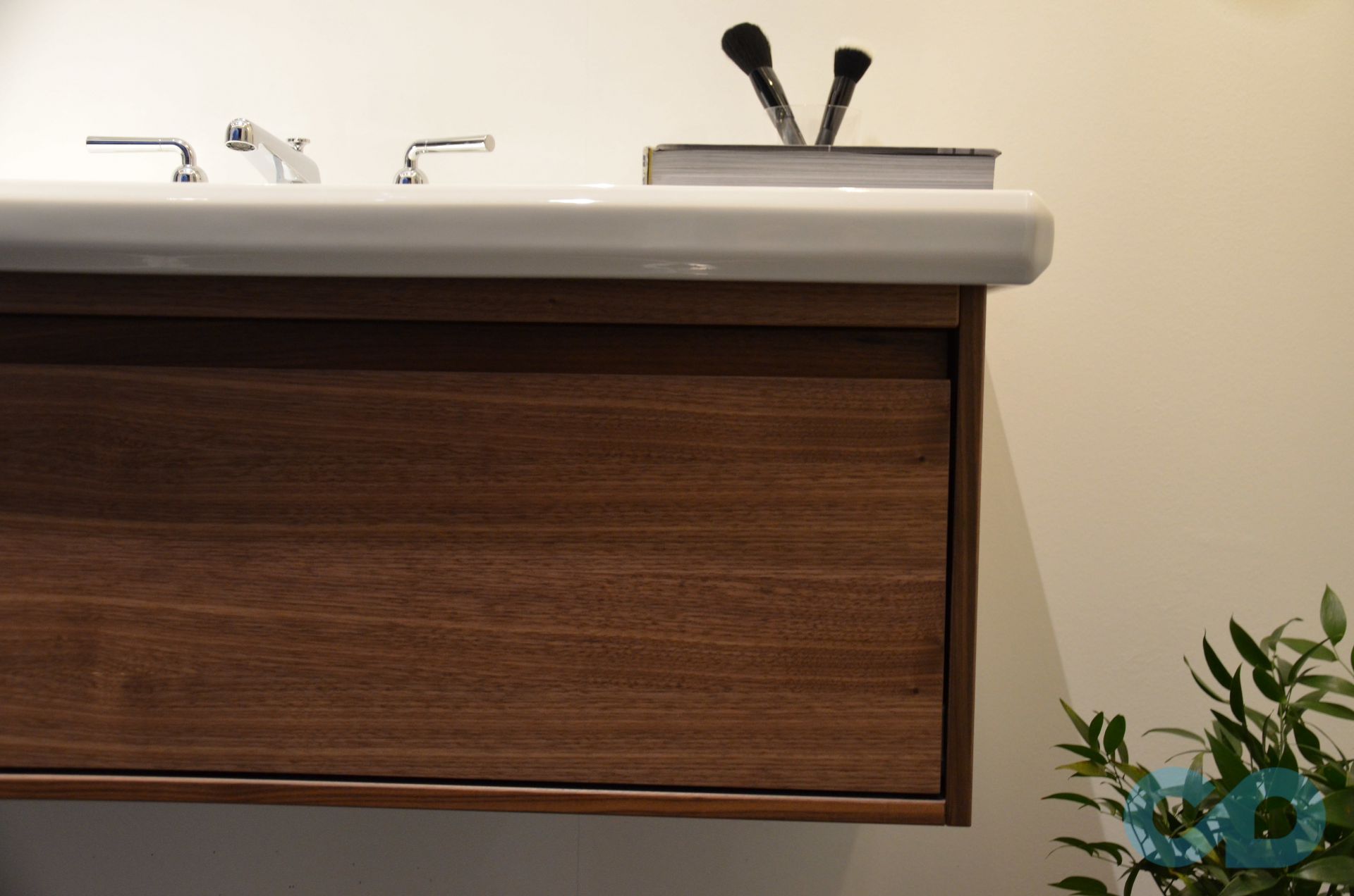 характеристики Тумба з умивальником Villeroy & Boch Antheus B06610PV