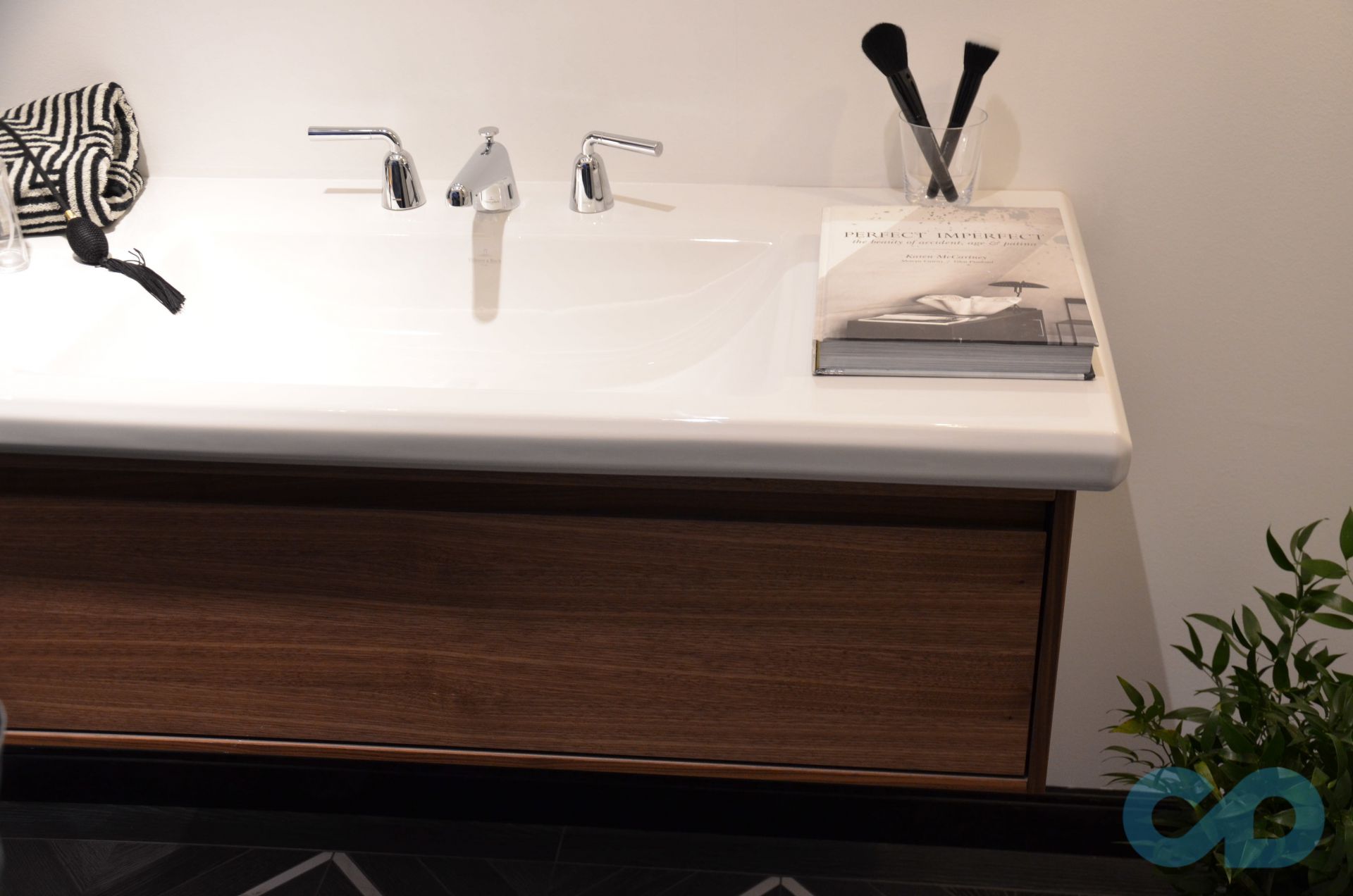 дизайн Тумба з умивальником Villeroy & Boch Antheus B06610PV