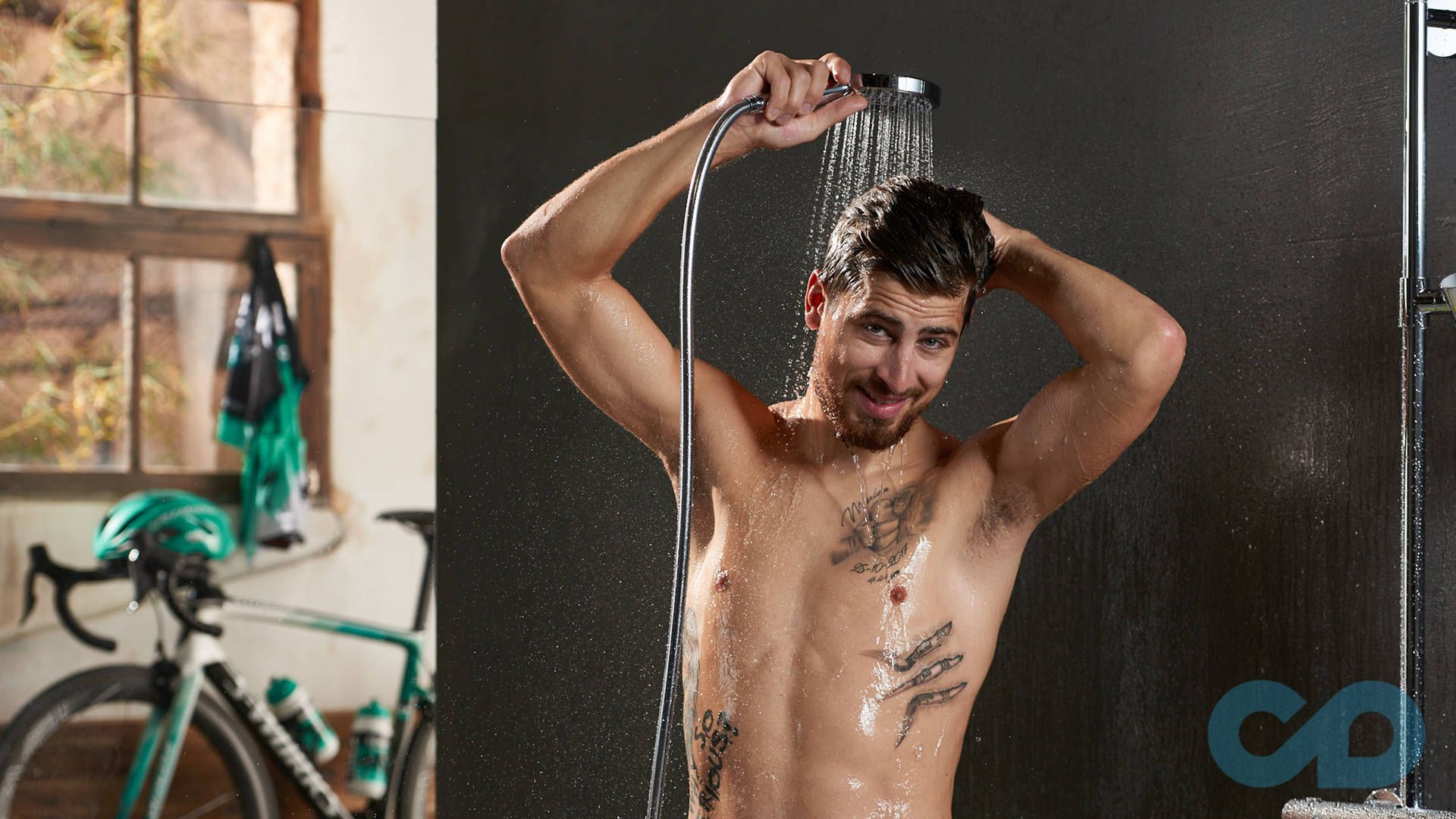 дизайн Душова система Grohe Essence з душовим гарнітуром 2405800S